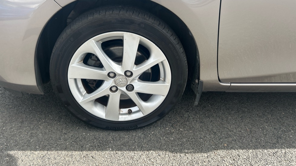 Toyota Yaris 1.5 Hybrid Excel TSS 5dr CVT Hybrid Hatchback - Image 39