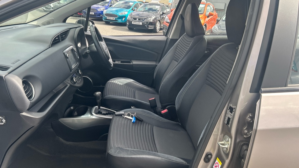 Toyota Yaris 1.5 Hybrid Excel TSS 5dr CVT Hybrid Hatchback - Image 40