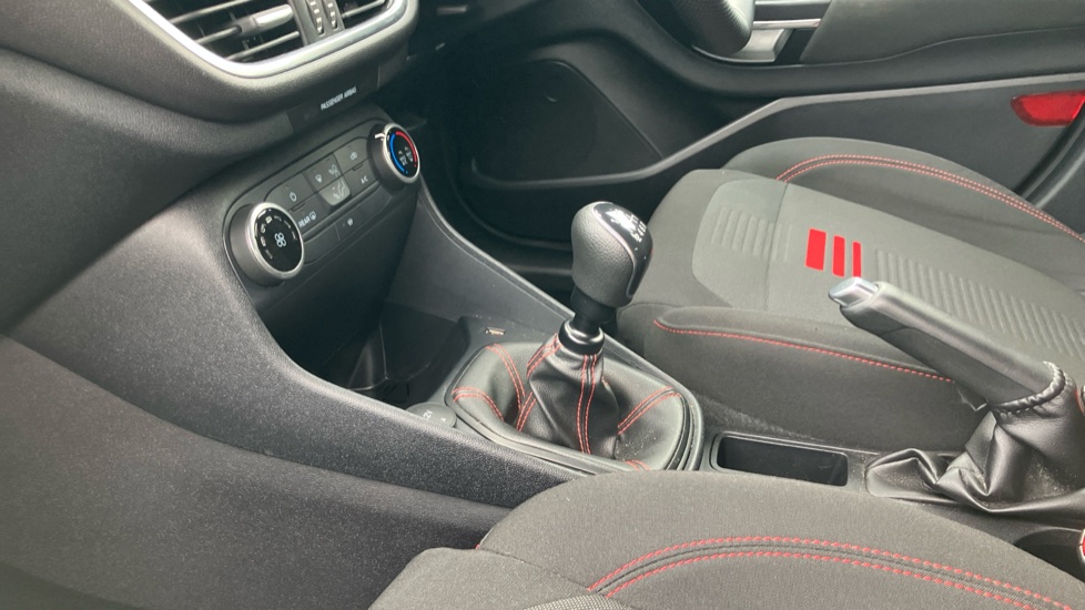 Ford Fiesta 1.0 EcoBoost Hybrid mHEV 125 ST-Line 5dr Petrol Hatchback - Image 13