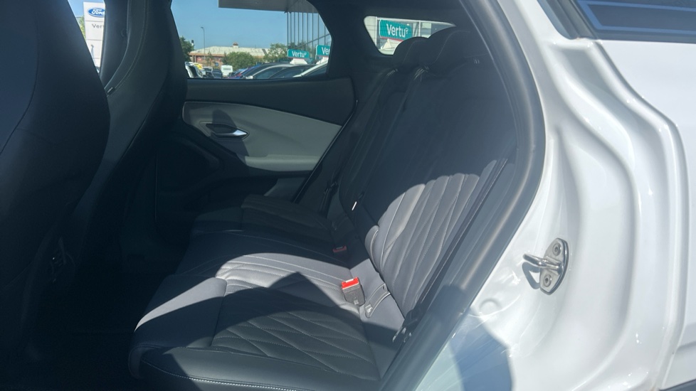 Ford Explorer 250kW Premium 79kWh AWD 5dr Auto Electric Estate - Image 16