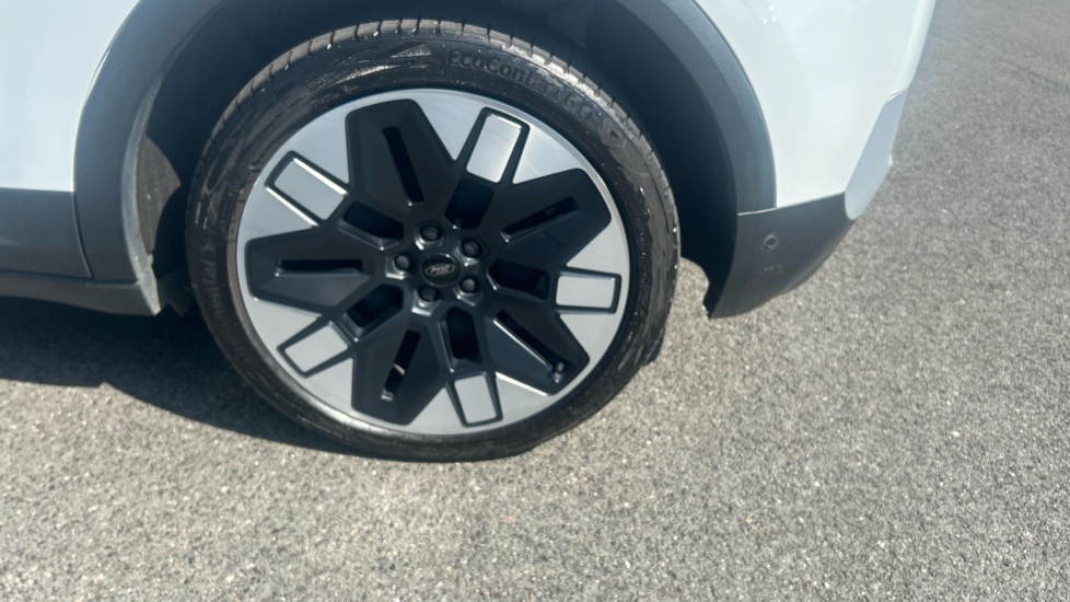 Ford Explorer 250kW Premium 79kWh AWD 5dr Auto Electric Estate - Image 38