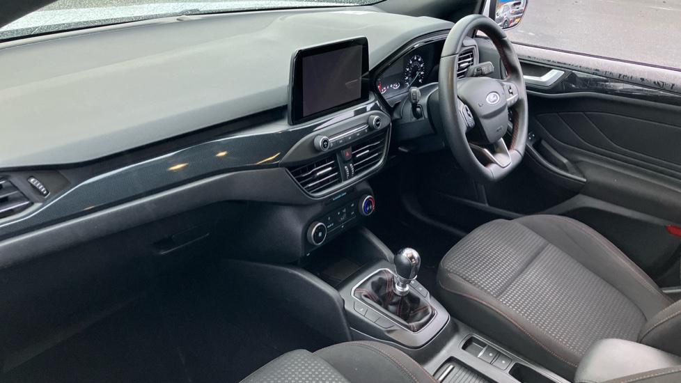 Ford Focus 1.0 EcoBoost Hybrid mHEV 125 ST-Line Edition 5dr Petrol Hatchback - Image 9
