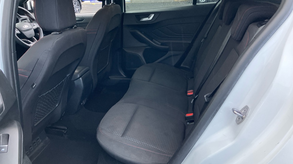 Ford Focus 1.0 EcoBoost Hybrid mHEV 125 ST-Line Edition 5dr Petrol Hatchback - Image 16