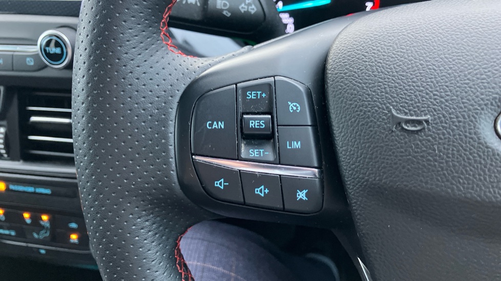 Ford Focus 1.0 EcoBoost Hybrid mHEV 125 ST-Line Edition 5dr Petrol Hatchback - Image 21