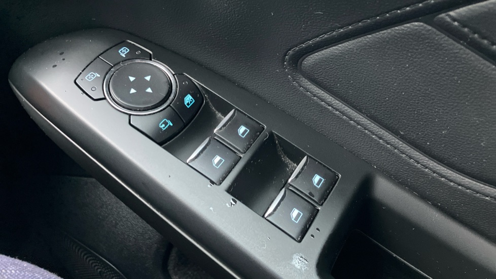 Ford Focus 1.0 EcoBoost Hybrid mHEV 125 ST-Line Edition 5dr Petrol Hatchback - Image 24
