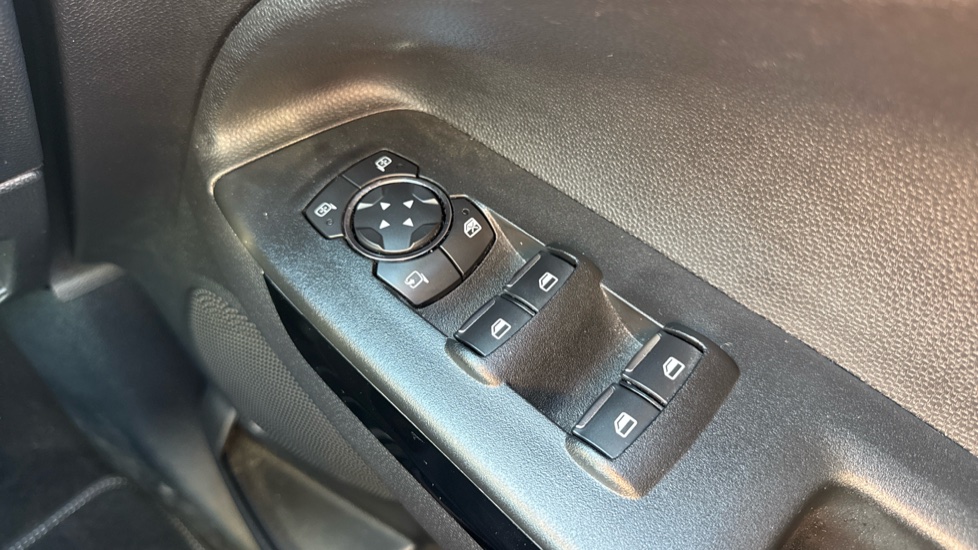 Ford EcoSport 1.0 EcoBoost 125 Titanium 5dr Petrol Hatchback - Image 30