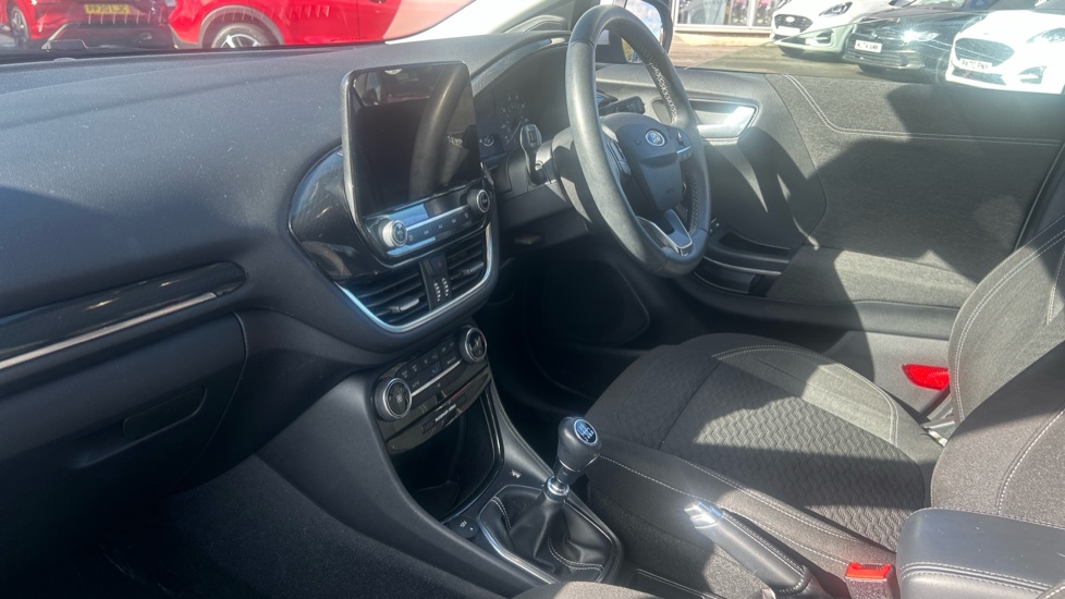 Ford Puma 1.0 EcoBoost Hybrid mHEV Titanium 5dr Petrol Hatchback - Image 9