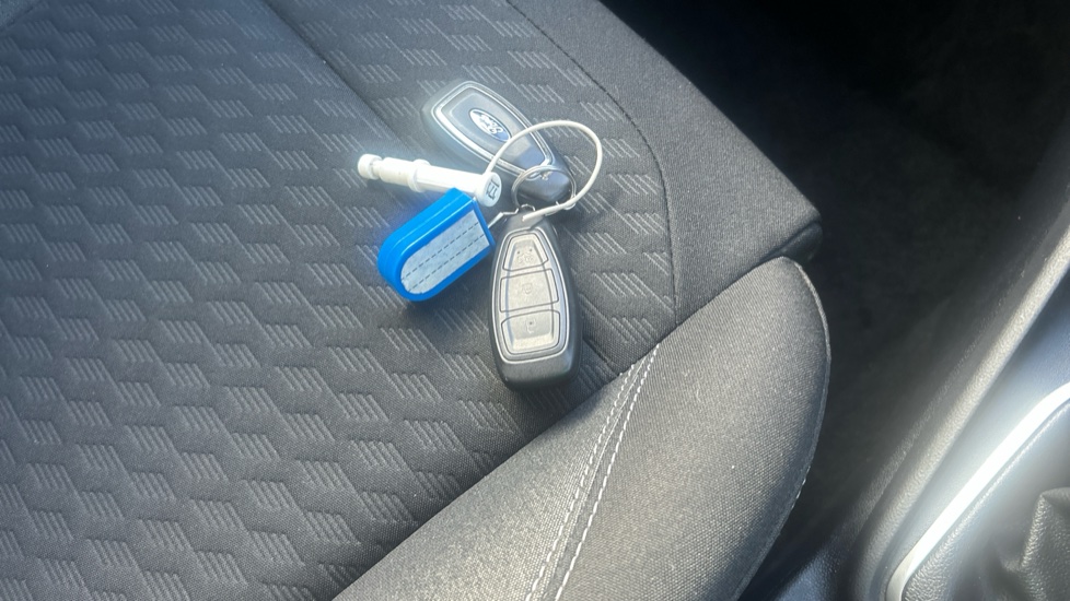 Ford Puma 1.0 EcoBoost Hybrid mHEV Titanium 5dr Petrol Hatchback - Image 20