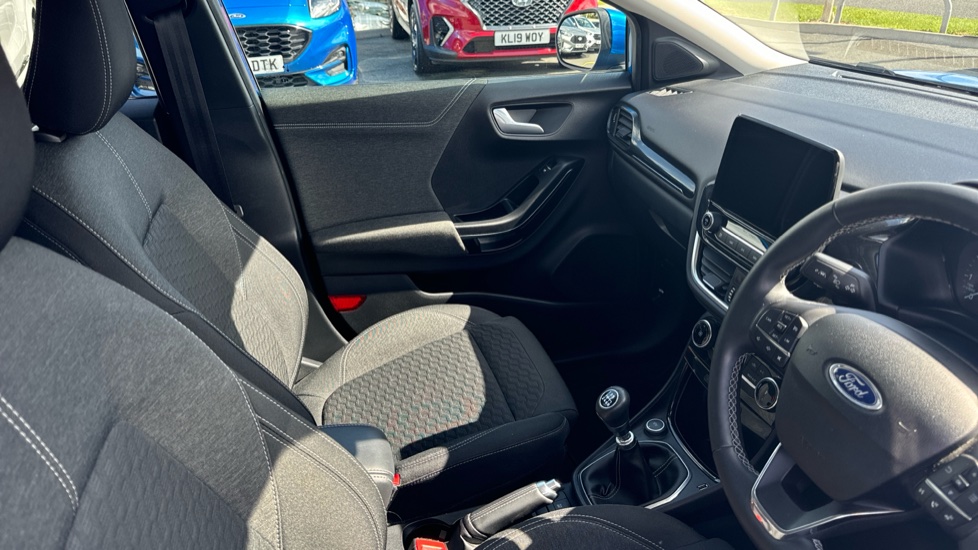 Ford Puma 1.0 EcoBoost Hybrid mHEV Titanium 5dr Petrol Hatchback - Image 14