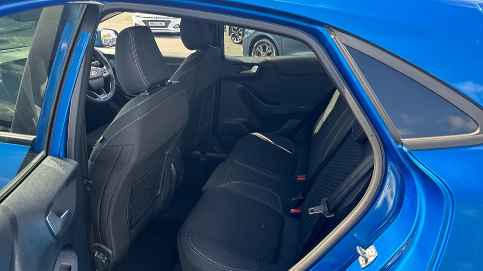 Ford Puma 1.0 EcoBoost Hybrid mHEV Titanium 5dr Petrol Hatchback - Image 16