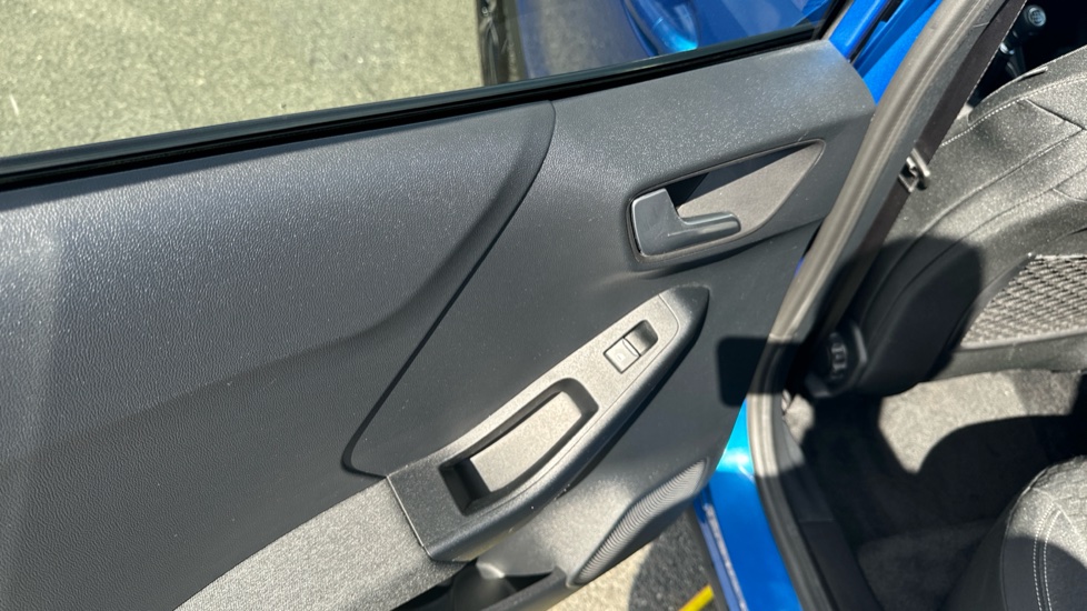 Ford Puma 1.0 EcoBoost Hybrid mHEV Titanium 5dr Petrol Hatchback - Image 35