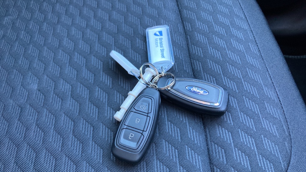 Ford Puma 1.0 EcoBoost Titanium 5dr Petrol Hatchback - Image 20