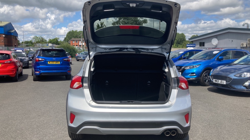 Ford Focus 1.0 EcoBoost 125 Active 5dr Petrol Hatchback - Image 4