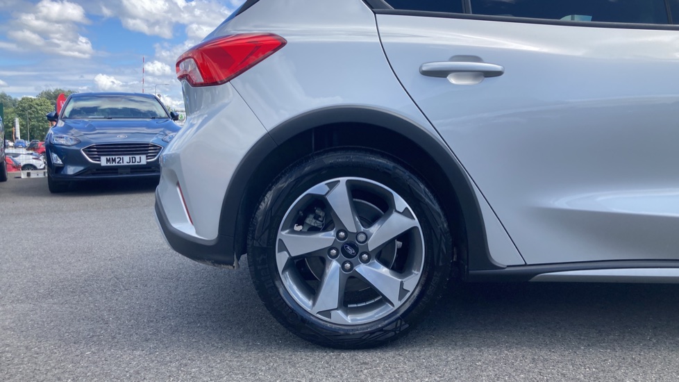 Ford Focus 1.0 EcoBoost 125 Active 5dr Petrol Hatchback - Image 7