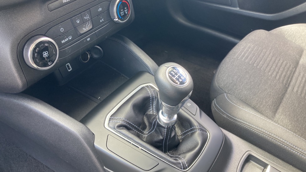 Ford Focus 1.0 EcoBoost 125 Active 5dr Petrol Hatchback - Image 13