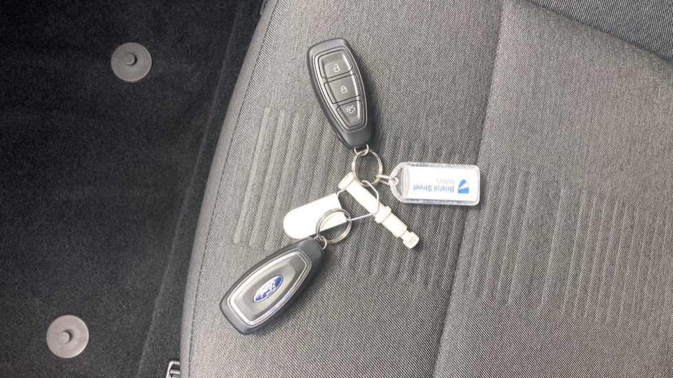 Ford Focus 1.0 EcoBoost 125 Active 5dr Petrol Hatchback - Image 19