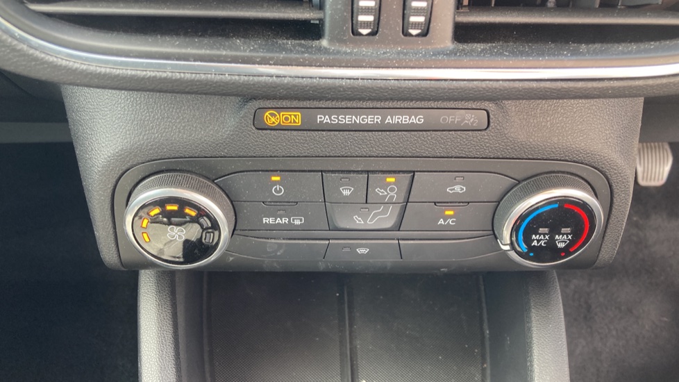 Ford Focus 1.0 EcoBoost 125 Active 5dr Petrol Hatchback - Image 32