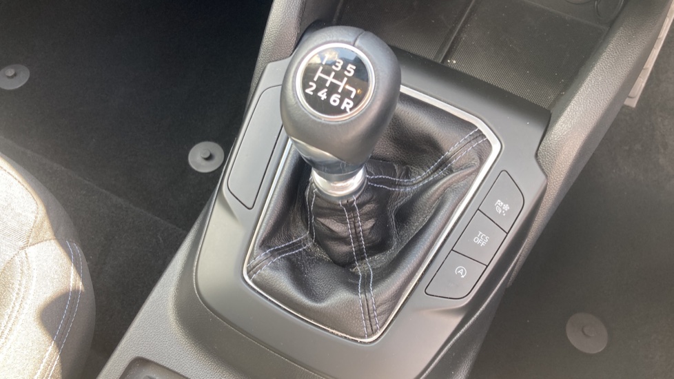 Ford Focus 1.0 EcoBoost 125 Active 5dr Petrol Hatchback - Image 34