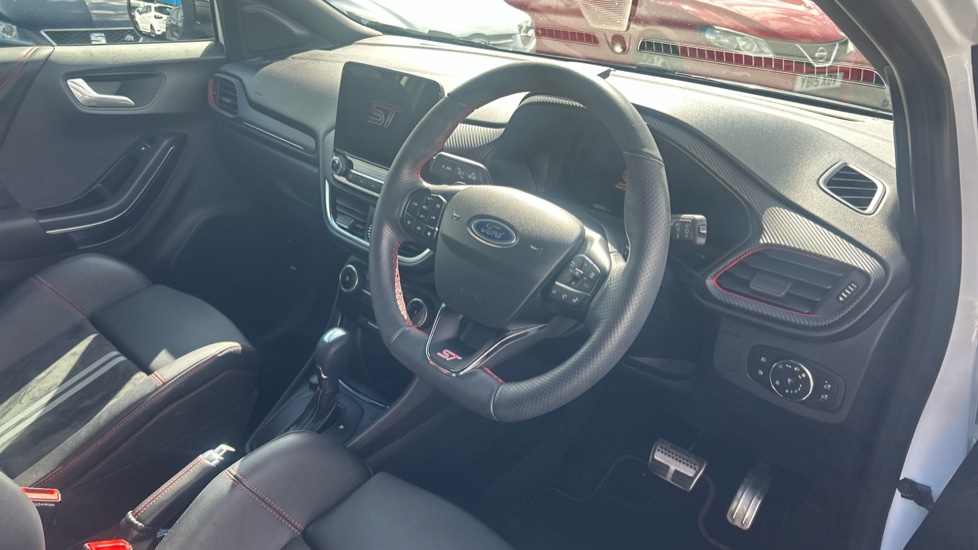 Ford Puma ST 1.0 EcoBoost Hybrid mHEV ST 5dr DCT Petrol Hatchback - Image 11