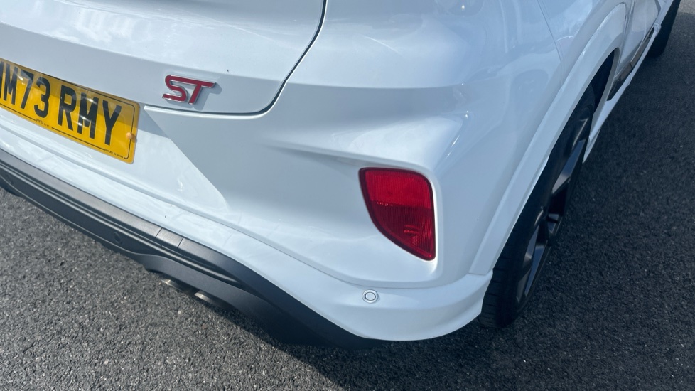 Ford Puma ST 1.0 EcoBoost Hybrid mHEV ST 5dr DCT Petrol Hatchback - Image 39