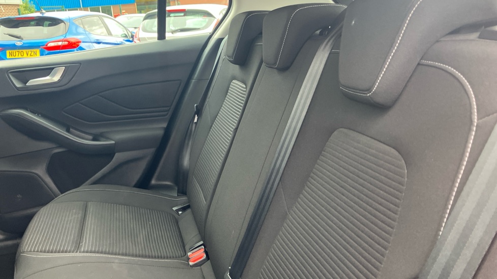 Ford Focus 1.0 EcoBoost Hybrid mHEV 155 Titanium 5dr Petrol Hatchback - Image 16