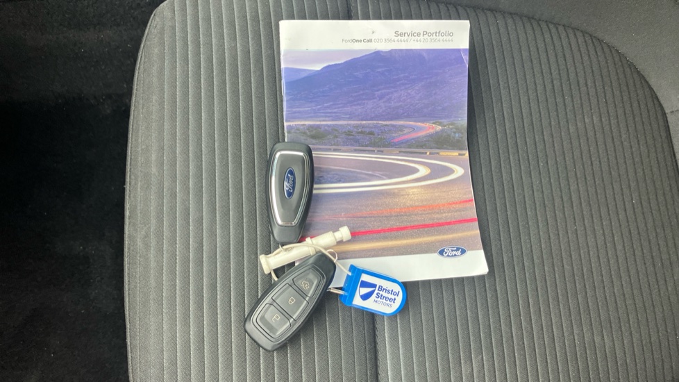 Ford Focus 1.0 EcoBoost Hybrid mHEV 155 Titanium 5dr Petrol Hatchback - Image 19