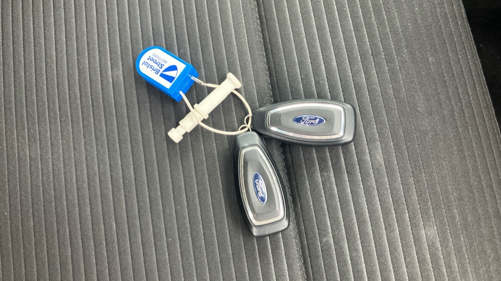 Ford Focus 1.0 EcoBoost Hybrid mHEV 155 Titanium 5dr Petrol Hatchback - Image 20