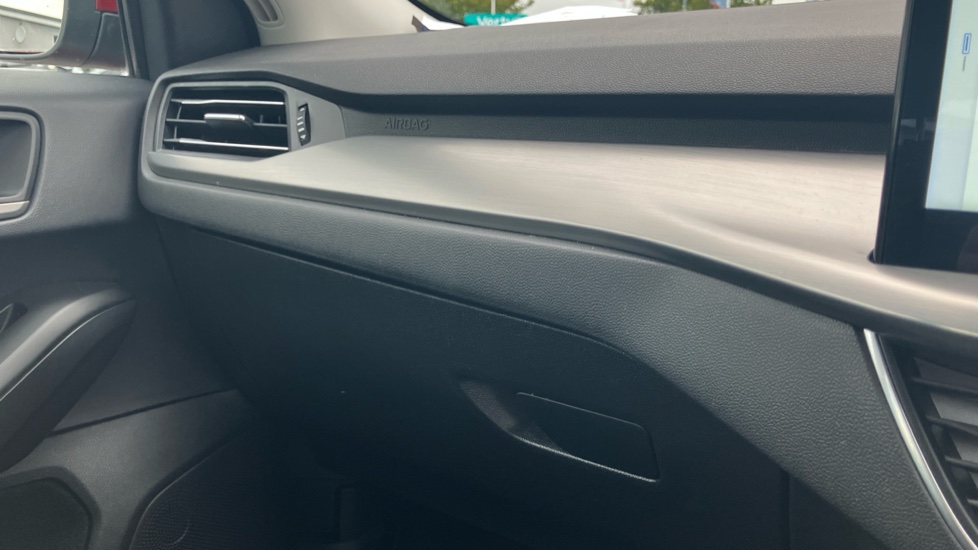 Ford Focus 1.0 EcoBoost Hybrid mHEV 155 Titanium 5dr Petrol Hatchback - Image 24
