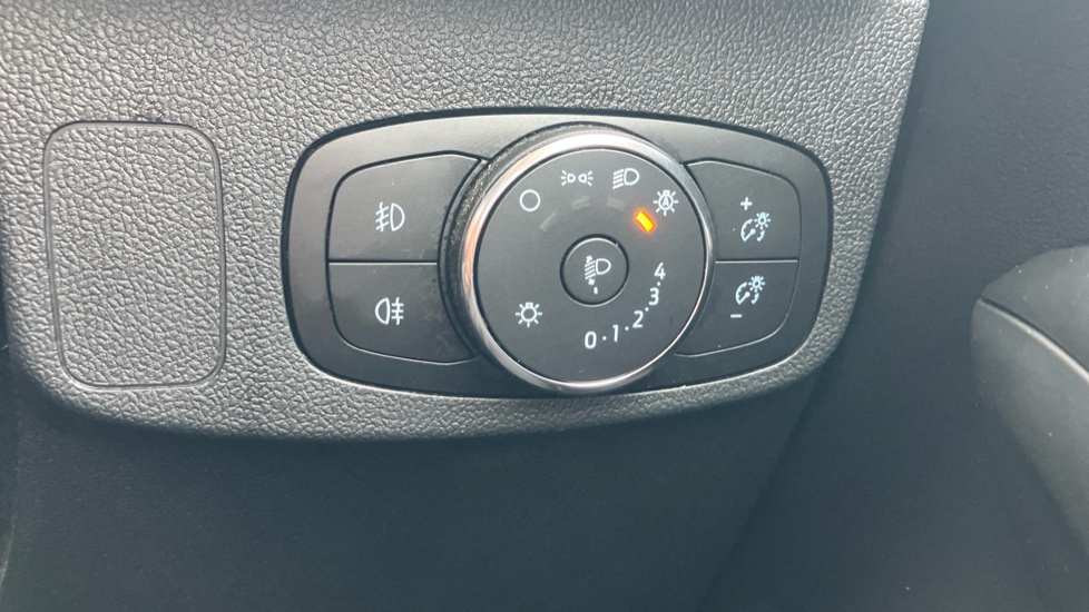 Ford Focus 1.0 EcoBoost Hybrid mHEV 155 Titanium 5dr Petrol Hatchback - Image 30