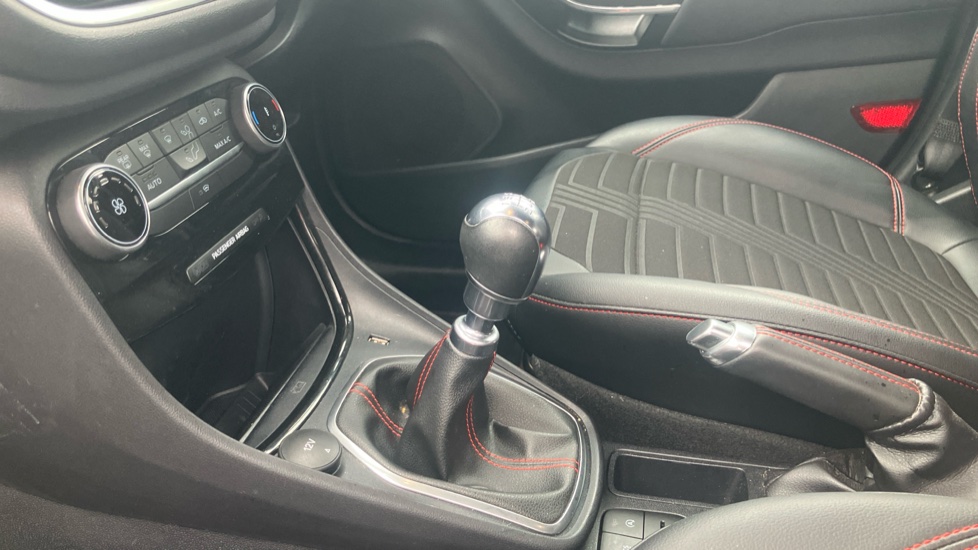 Ford Puma 1.0 EcoBoost Hybrid mHEV ST-Line X 5dr Petrol Hatchback - Image 13