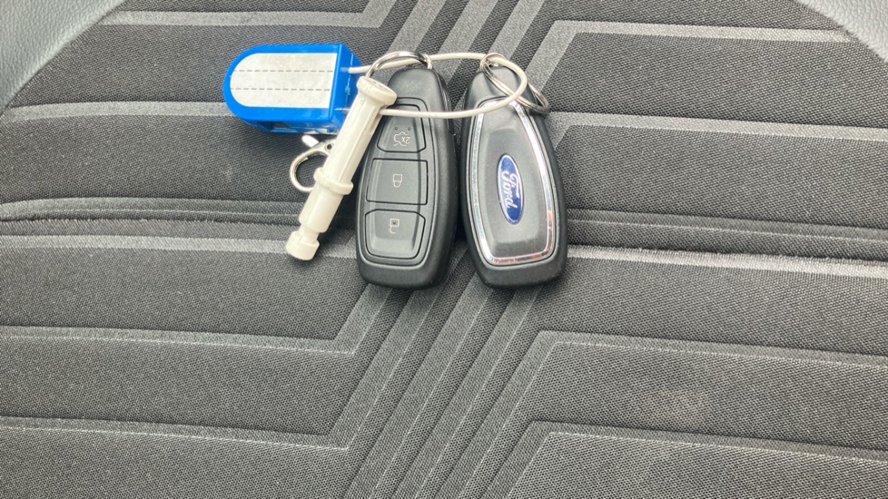 Ford Puma 1.0 EcoBoost Hybrid mHEV ST-Line X 5dr Petrol Hatchback - Image 33