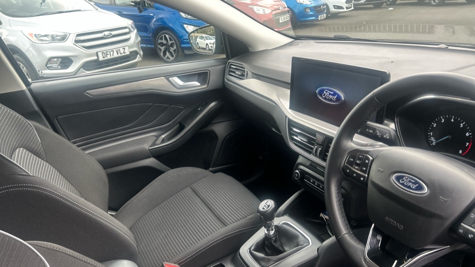 Ford Focus 1.0 EcoBoost Titanium 5dr Petrol Hatchback - Image 14