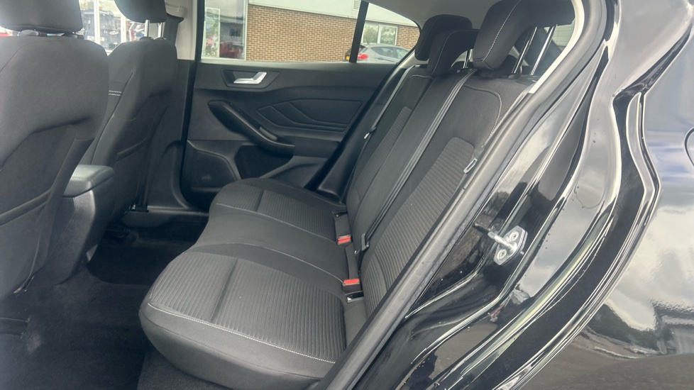 Ford Focus 1.0 EcoBoost Titanium 5dr Petrol Hatchback - Image 16