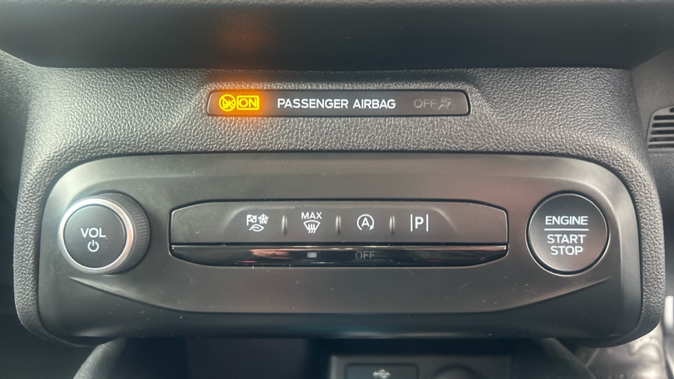 Ford Focus 1.0 EcoBoost Titanium 5dr Petrol Hatchback - Image 22
