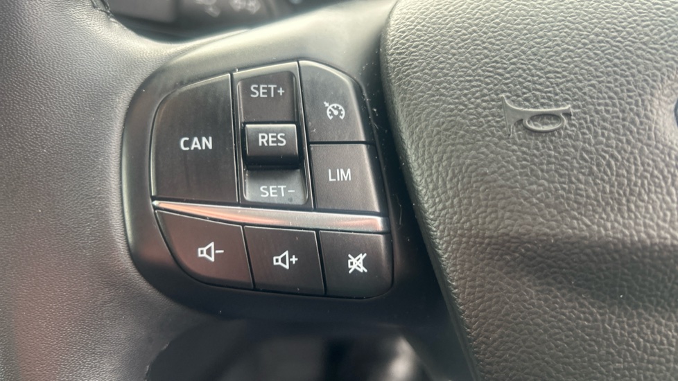 Ford Focus 1.0 EcoBoost Titanium 5dr Petrol Hatchback - Image 25