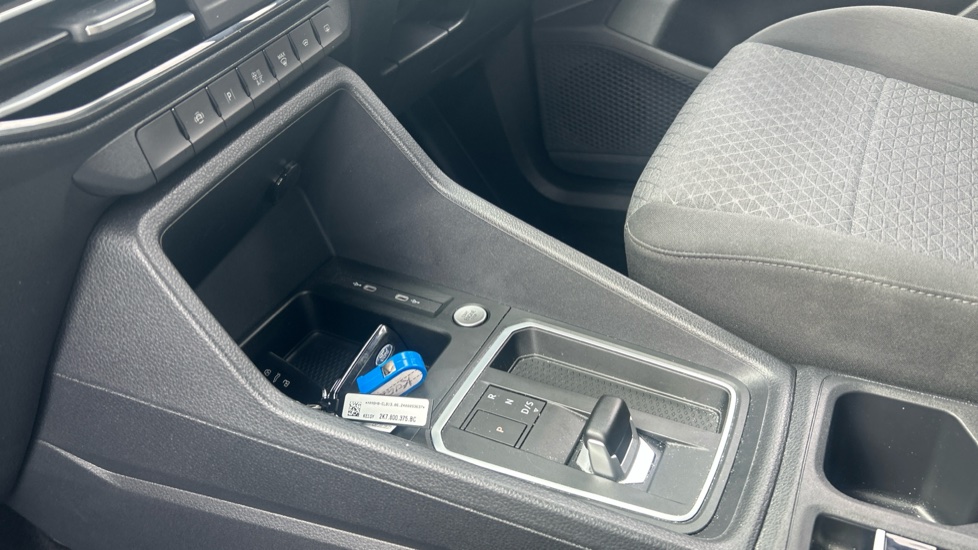 Ford Tourneo Connect 2.0 EcoBlue Titanium 5dr Auto Diesel Estate - Image 13