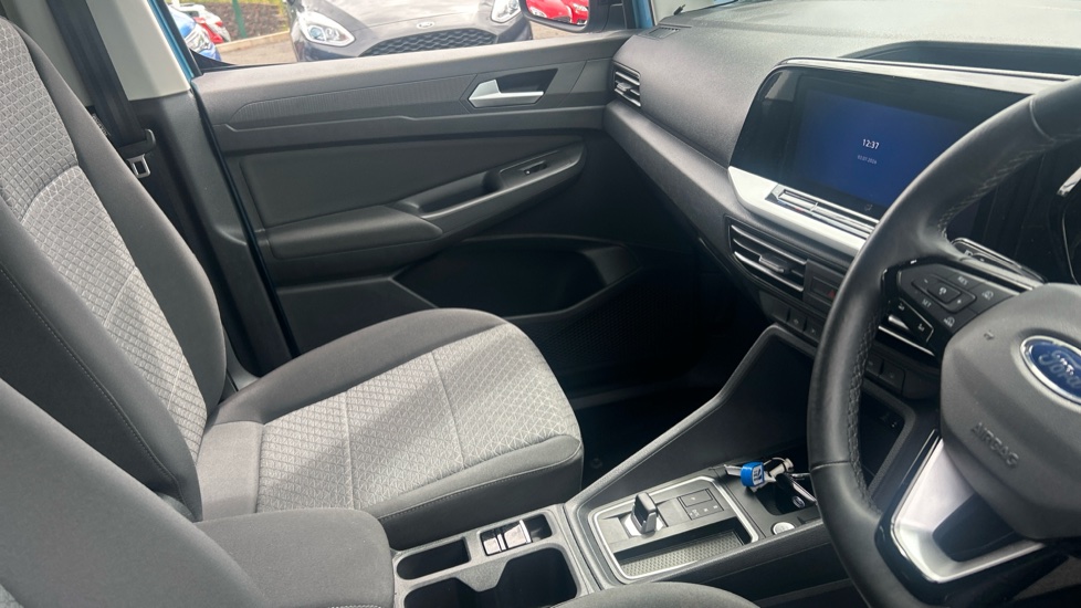 Ford Tourneo Connect 2.0 EcoBlue Titanium 5dr Auto Diesel Estate - Image 14