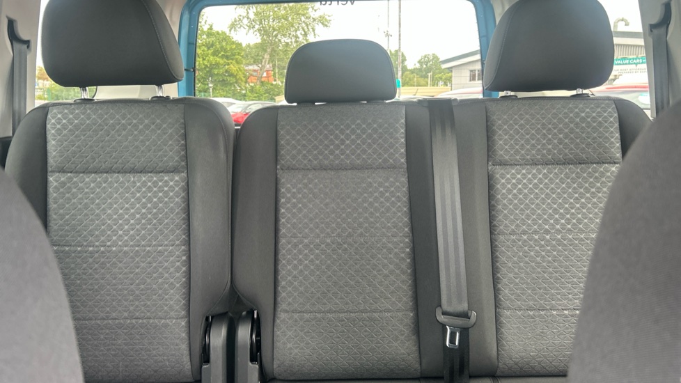 Ford Tourneo Connect 2.0 EcoBlue Titanium 5dr Auto Diesel Estate - Image 15