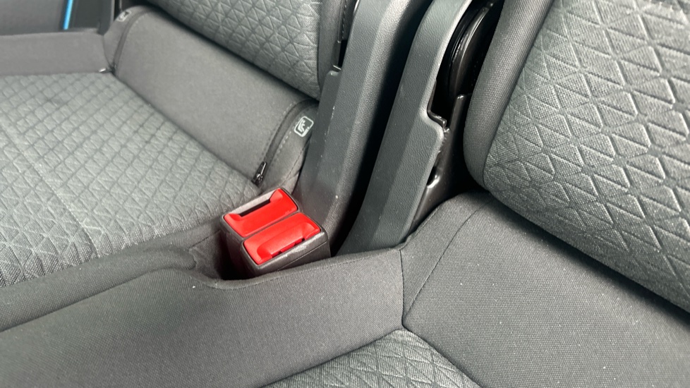 Ford Tourneo Connect 2.0 EcoBlue Titanium 5dr Auto Diesel Estate - Image 17