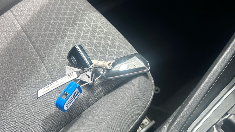 Ford Tourneo Connect 2.0 EcoBlue Titanium 5dr Auto Diesel Estate - Image 20