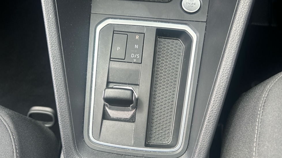 Ford Tourneo Connect 2.0 EcoBlue Titanium 5dr Auto Diesel Estate - Image 23