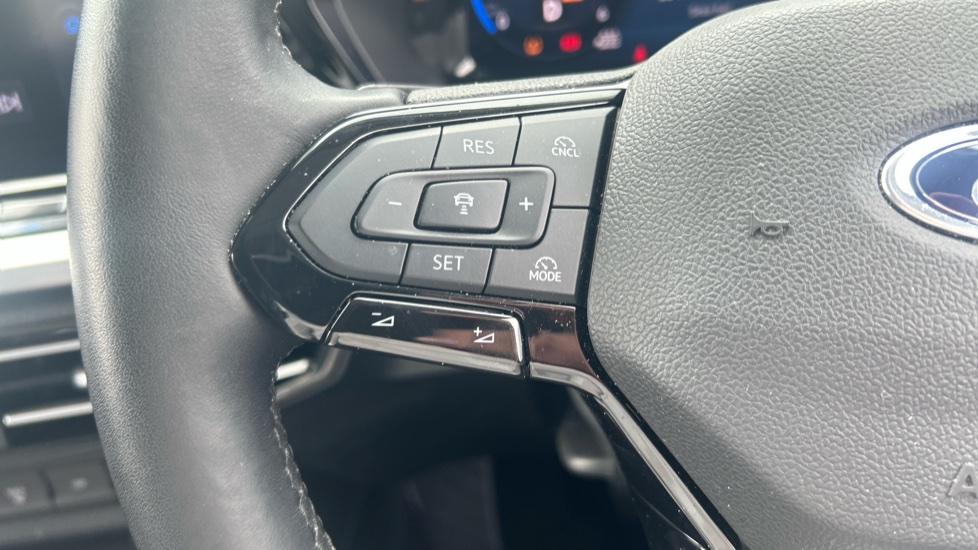 Ford Tourneo Connect 2.0 EcoBlue Titanium 5dr Auto Diesel Estate - Image 25