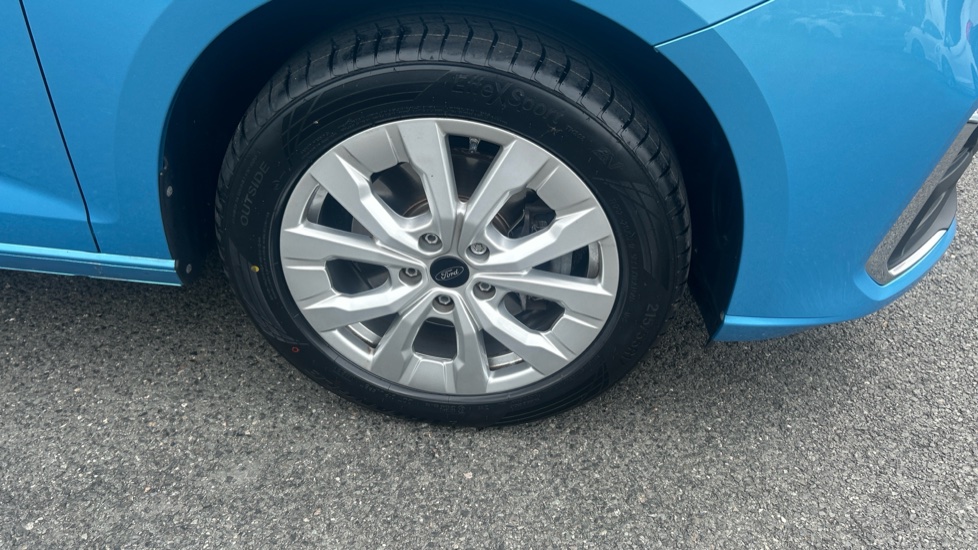 Ford Tourneo Connect 2.0 EcoBlue Titanium 5dr Auto Diesel Estate - Image 33