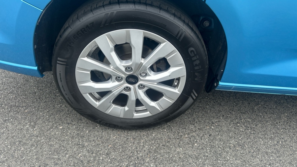 Ford Tourneo Connect 2.0 EcoBlue Titanium 5dr Auto Diesel Estate - Image 34