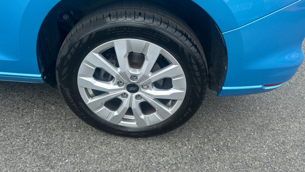 Ford Tourneo Connect 2.0 EcoBlue Titanium 5dr Auto Diesel Estate - Image 35