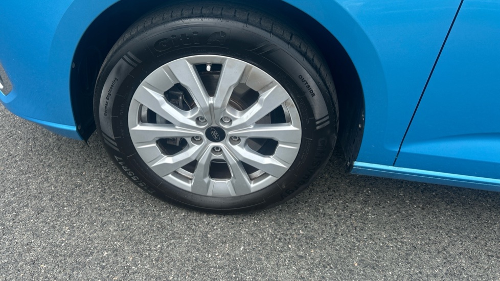 Ford Tourneo Connect 2.0 EcoBlue Titanium 5dr Auto Diesel Estate - Image 36