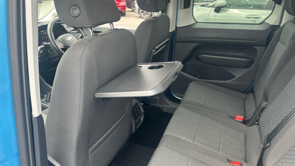 Ford Tourneo Connect 2.0 EcoBlue Titanium 5dr Auto Diesel Estate - Image 37