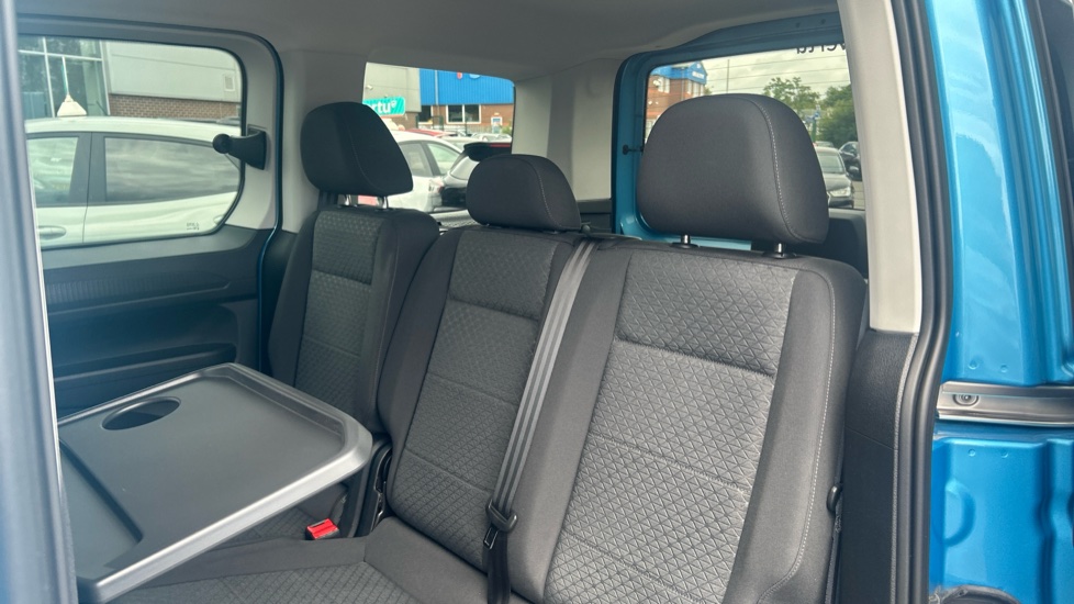 Ford Tourneo Connect 2.0 EcoBlue Titanium 5dr Auto Diesel Estate - Image 39