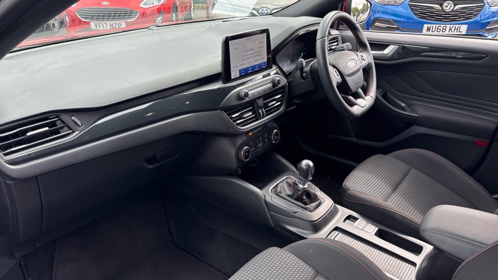Ford Focus 1.0 EcoBoost 125 ST-Line 5dr Petrol Hatchback - Image 9