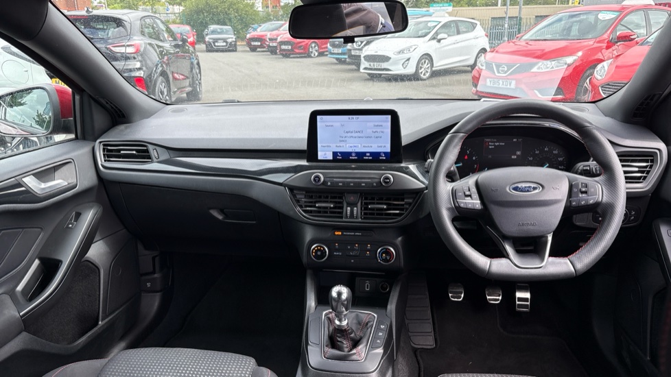 Ford Focus 1.0 EcoBoost 125 ST-Line 5dr Petrol Hatchback - Image 10
